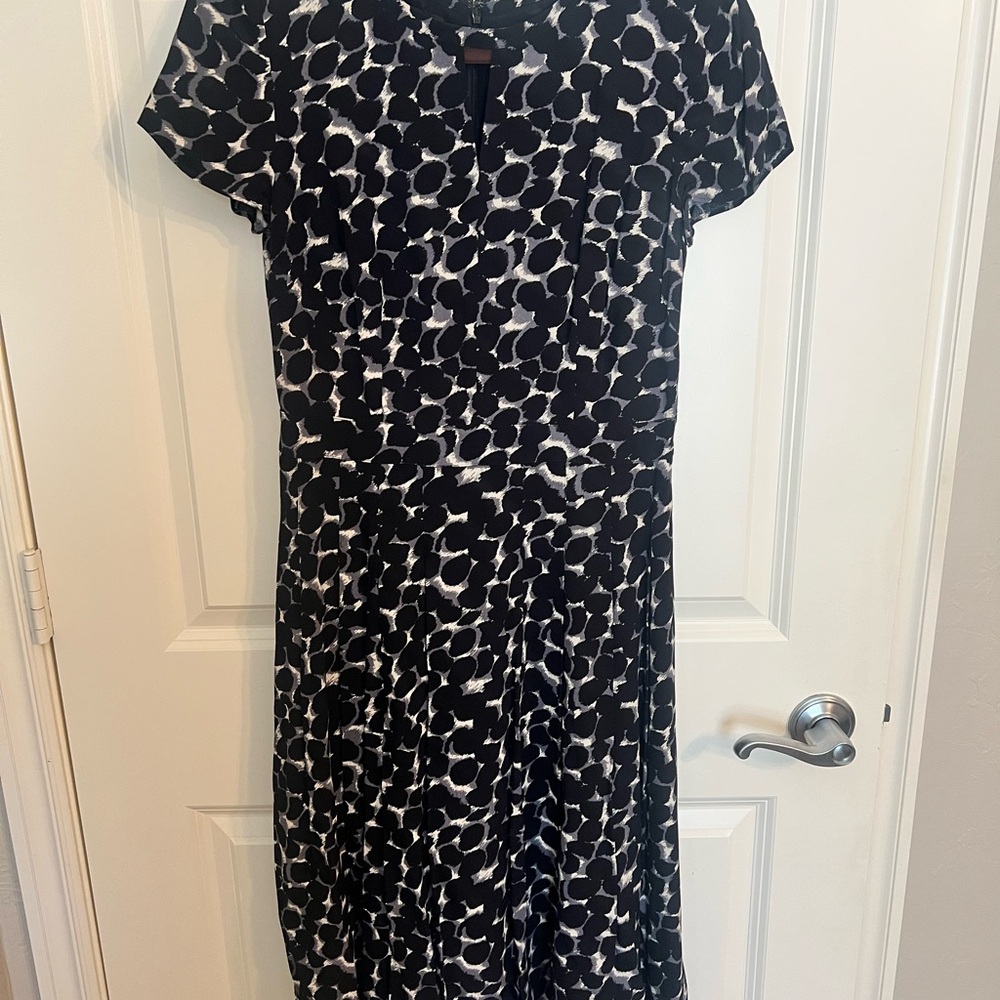 Talbots Black and White Raglan Sleeve Midi Sundress